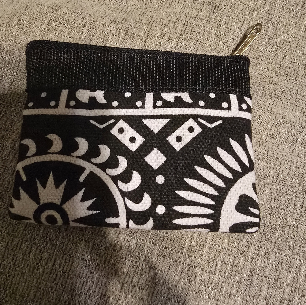 NWOT Philippines Black and White Patterned Baguio Zipper Coin Pouch - Picture 3 of 4